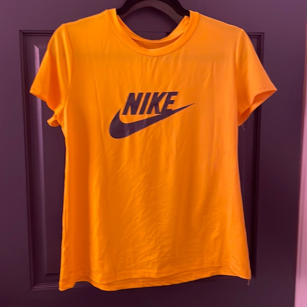 Black and yellow nike two piece